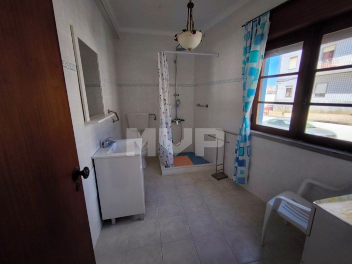 Image No.10-6 Bed House for sale