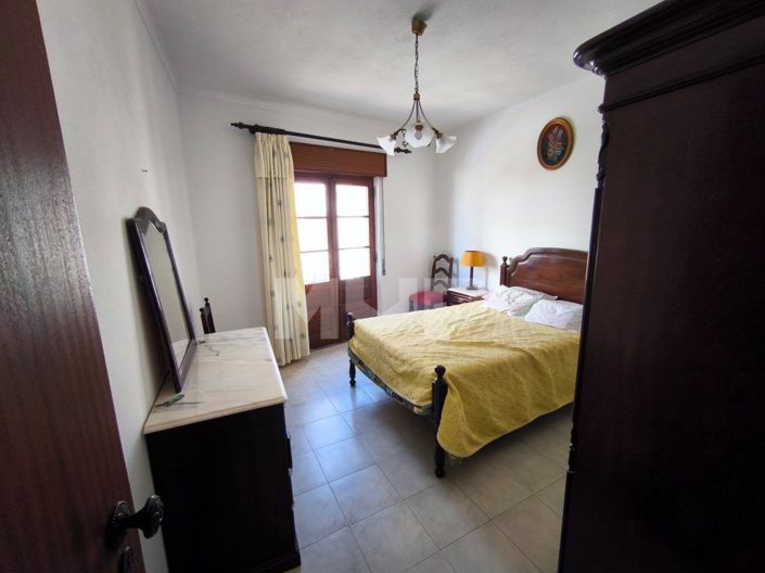 Image No.16-6 Bed House for sale