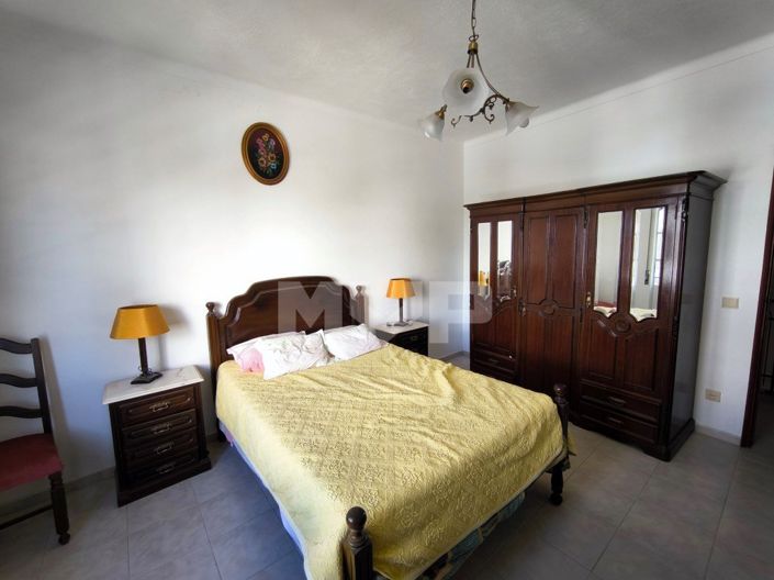Image No.17-6 Bed House for sale