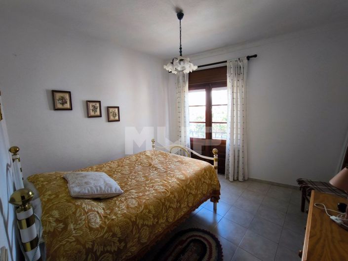 Image No.18-6 Bed House for sale