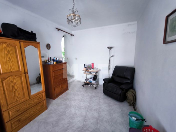 Image No.23-6 Bed House for sale