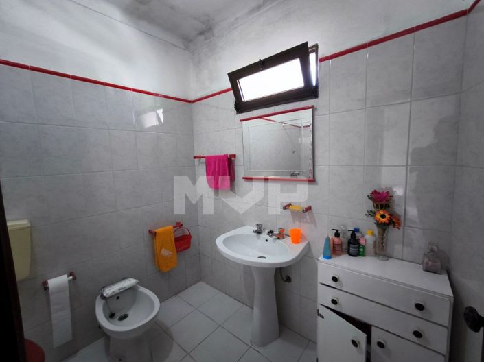 Image No.26-6 Bed House for sale