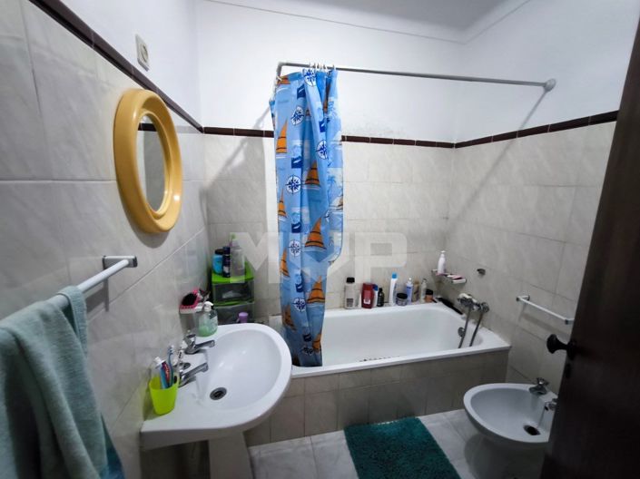 Image No.3-6 Bed House for sale
