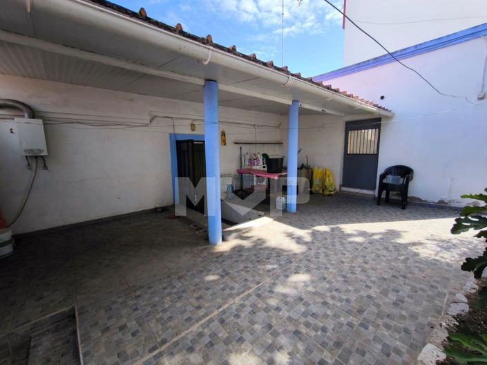 Image No.30-6 Bed House for sale