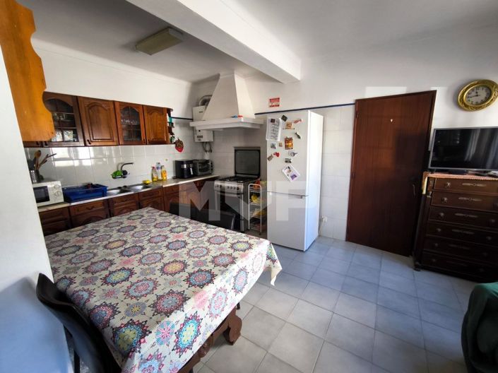 Image No.5-6 Bed House for sale