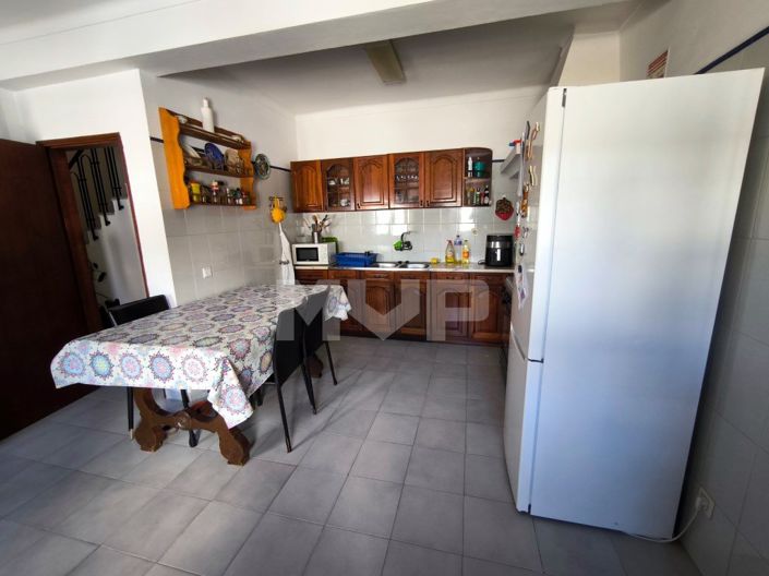 Image No.6-6 Bed House for sale