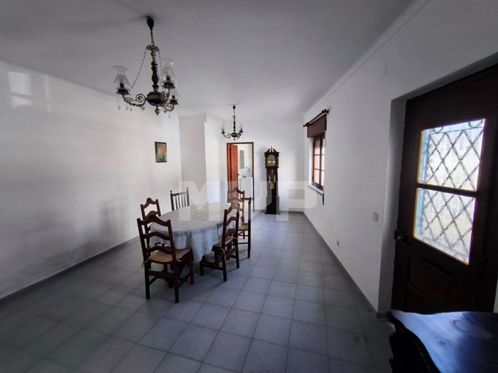 Image No.7-6 Bed House for sale