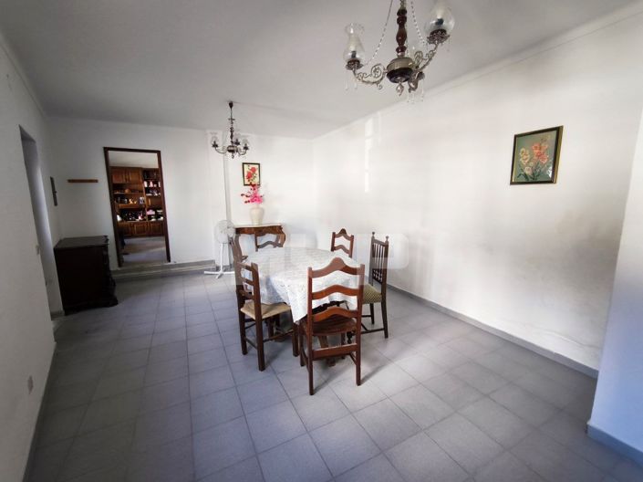 Image No.8-6 Bed House for sale