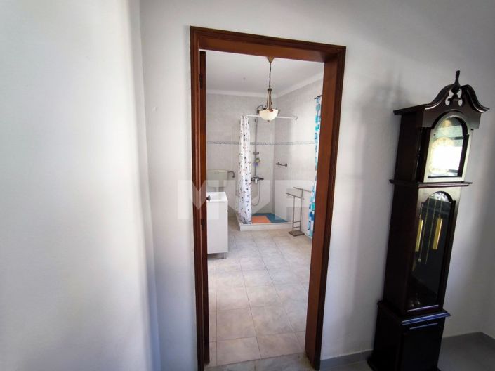 Image No.9-6 Bed House for sale