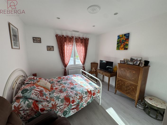 Image No.12-4 Bed House for sale