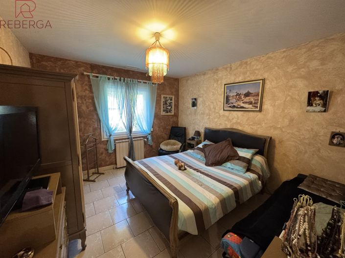 Image No.15-4 Bed House for sale
