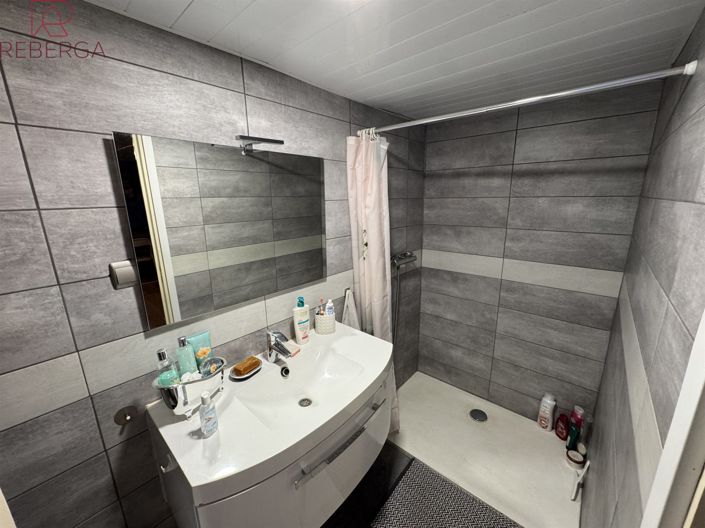 Image No.18-4 Bed House for sale