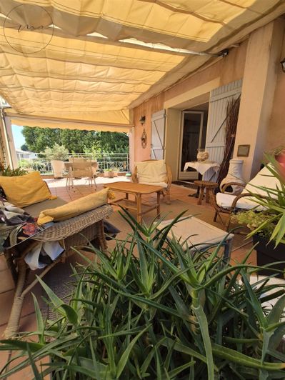 Image No.25-4 Bed House for sale