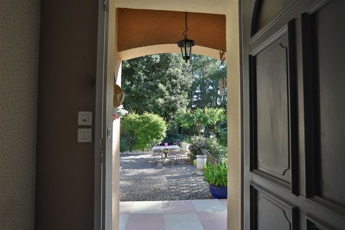 Image No.16-5 Bed House for sale
