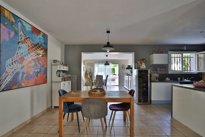 Image No.6-5 Bed House for sale