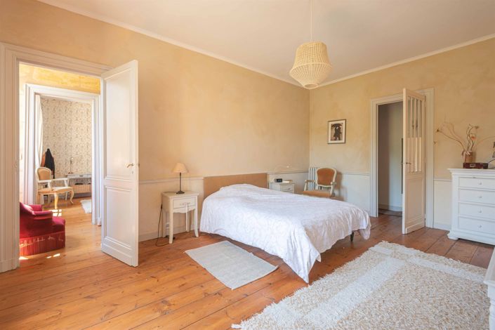 Image No.18-4 Bed House for sale