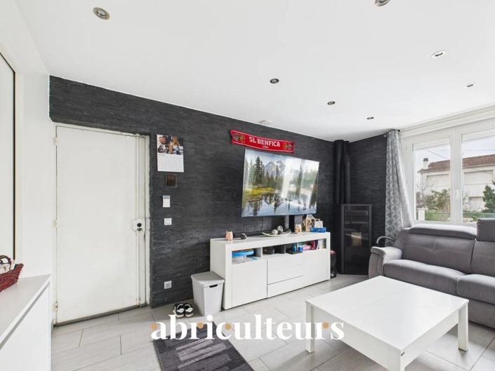 Image No.9-4 Bed House for sale