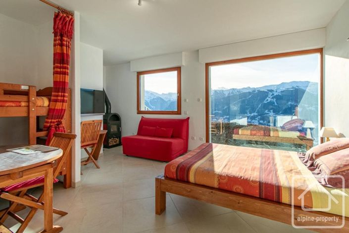 Image No.30-7 Bed Property for sale