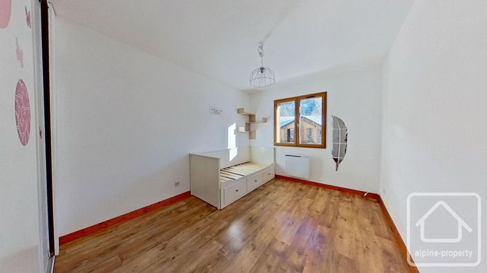Image No.16-3 Bed Property for sale