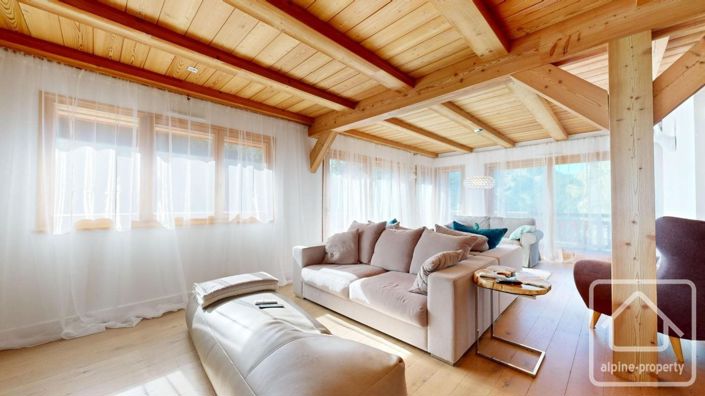 Image No.12-5 Bed Property for sale