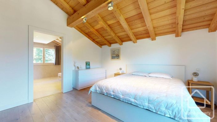 Image No.23-5 Bed Property for sale