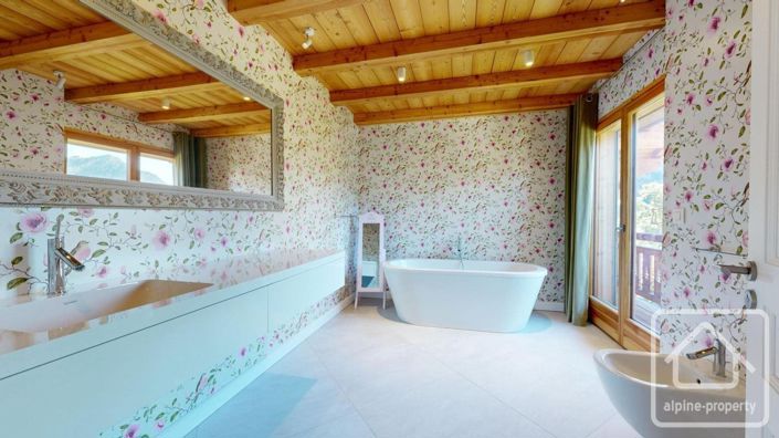 Image No.33-5 Bed Property for sale