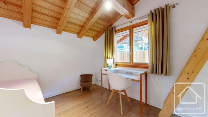 Image No.35-5 Bed Property for sale