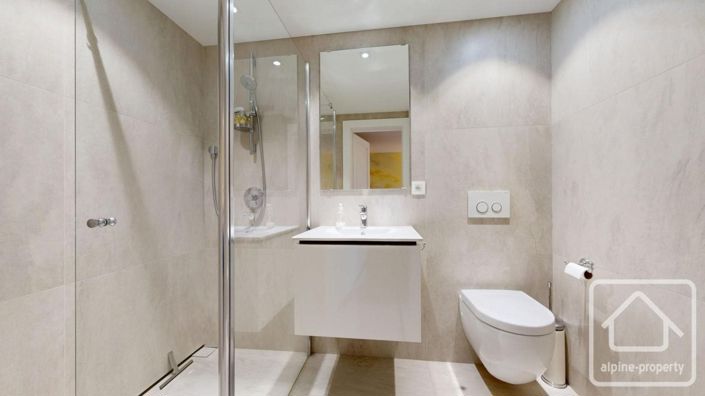 Image No.52-5 Bed Property for sale