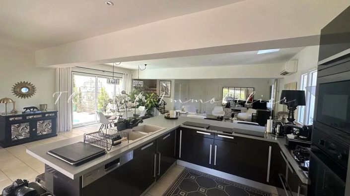 Image No.5-5 Bed House for sale