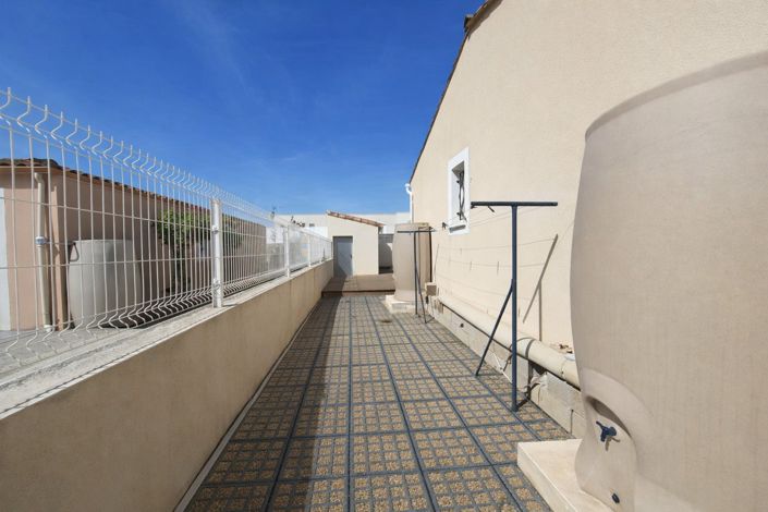 Image No.10-4 Bed House for sale