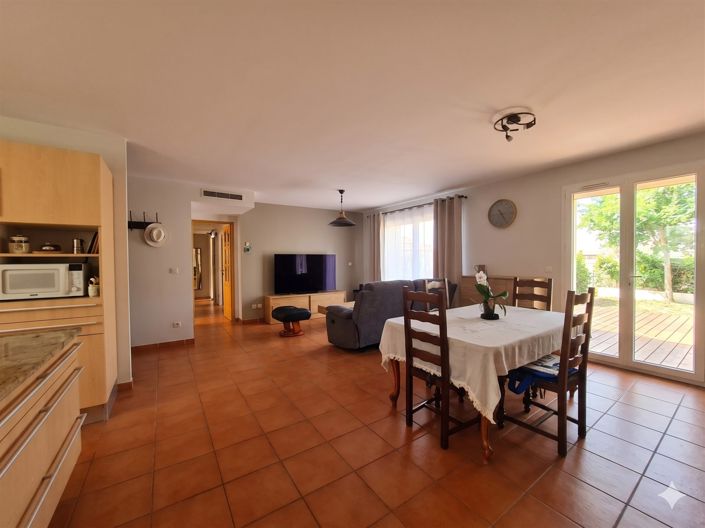 Image No.3-4 Bed House for sale