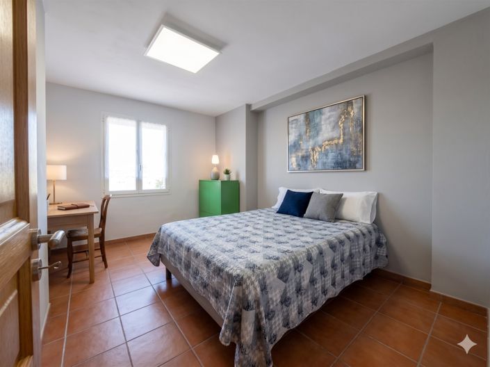 Image No.7-4 Bed House for sale