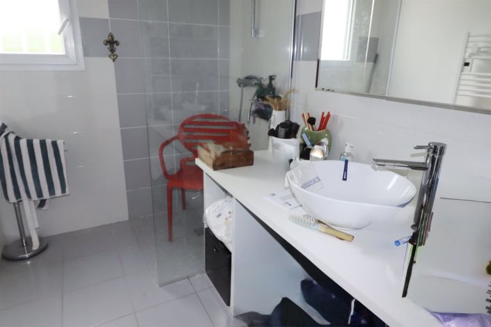 Image No.9-3 Bed House for sale