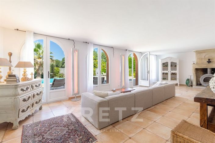 Image No.18-8 Bed House for sale