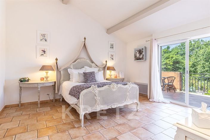 Image No.23-8 Bed House for sale