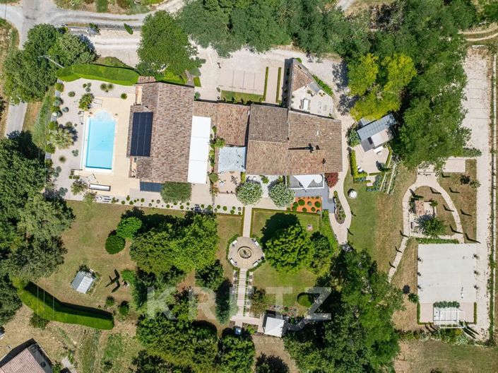 Image No.5-8 Bed House for sale