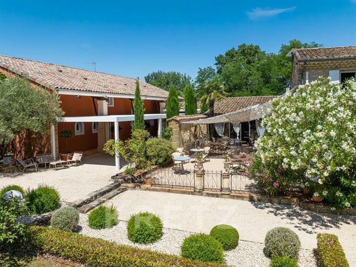 Image No.9-8 Bed House for sale