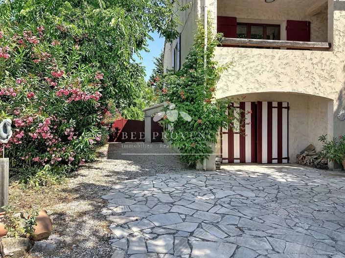 Image No.24-4 Bed House for sale
