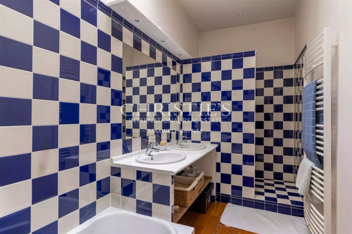 Image No.10-5 Bed House for sale