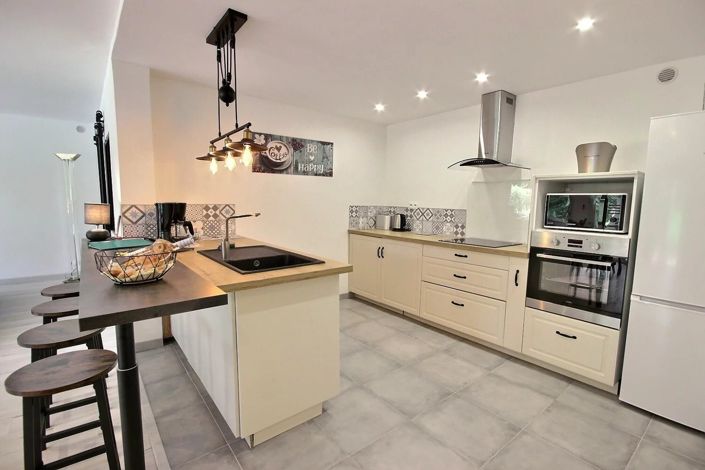 Image No.12-4 Bed House for sale