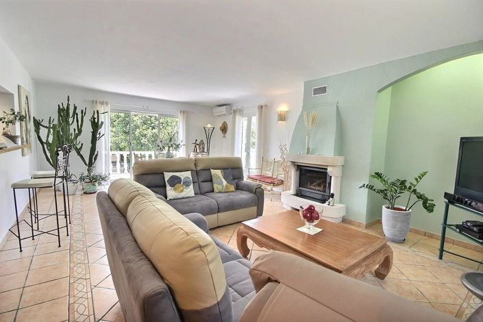 Image No.22-4 Bed House for sale