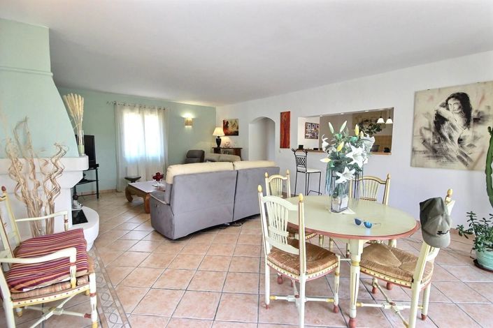 Image No.23-4 Bed House for sale