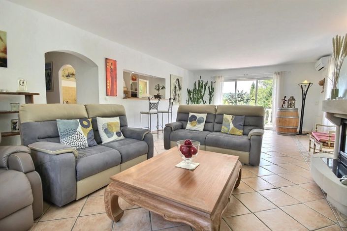 Image No.24-4 Bed House for sale