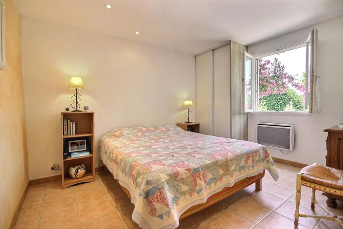 Image No.26-4 Bed House for sale