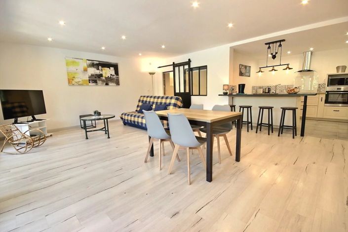 Image No.8-4 Bed House for sale