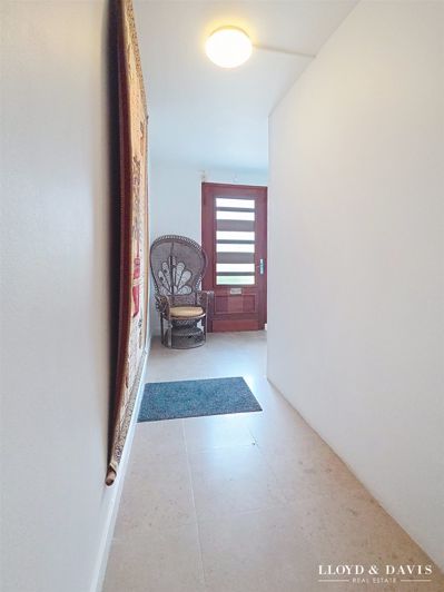 Image No.11-4 Bed House for sale