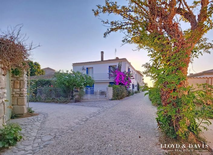 Image No.2-4 Bed House for sale