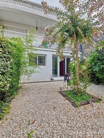 Image No.21-4 Bed House for sale