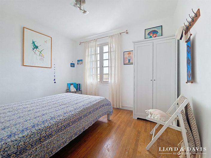 Image No.9-4 Bed House for sale