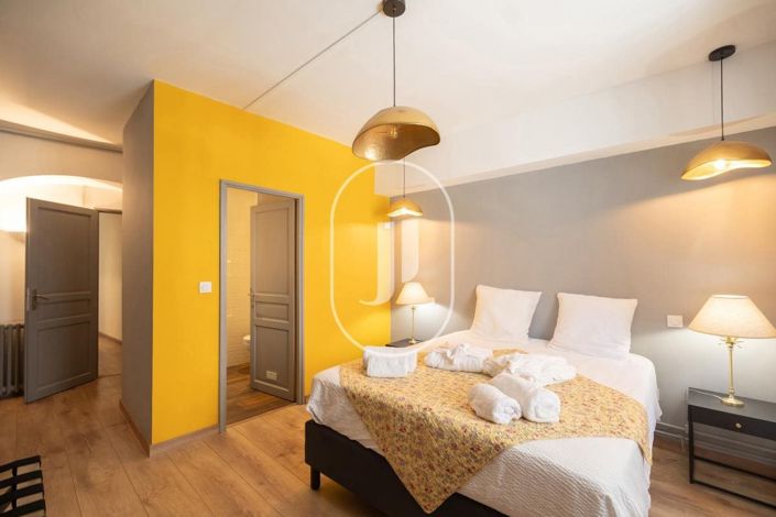 Image No.18-10 Bed House for sale